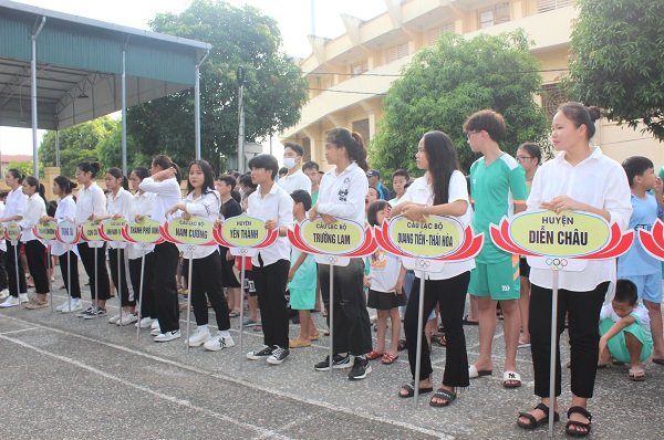 Tỉnh Nghệ An khai mạc giải bơi “ Đường đua xanh”